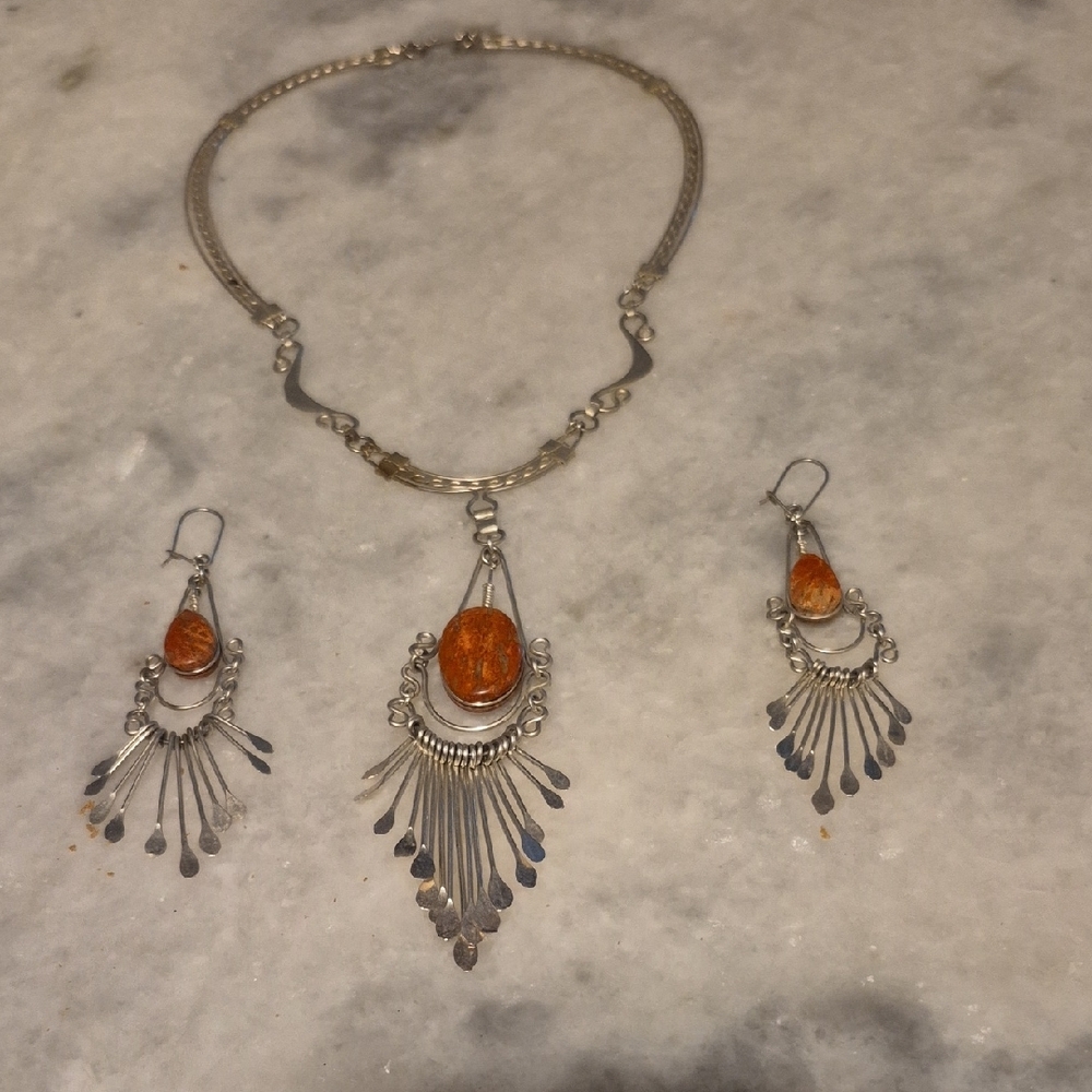 Source Unknown Silver and Orange Necklace Set - Picture 2 of 2
